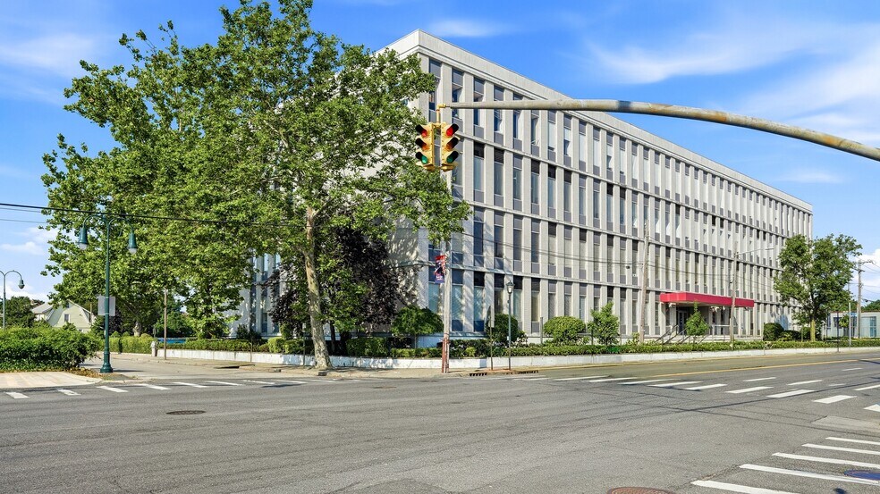 More Photos Of 444 Merrick Rd, Lynbrook Medical For Lease