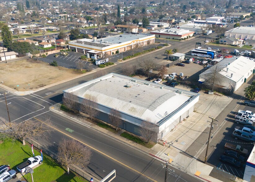 More Photos Of 1460 W 18th St, Merced Office For Sale