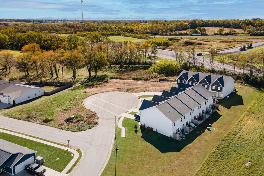 More Photos Of 304 Robert M Green Dr, Frankfort Apartments For Sale