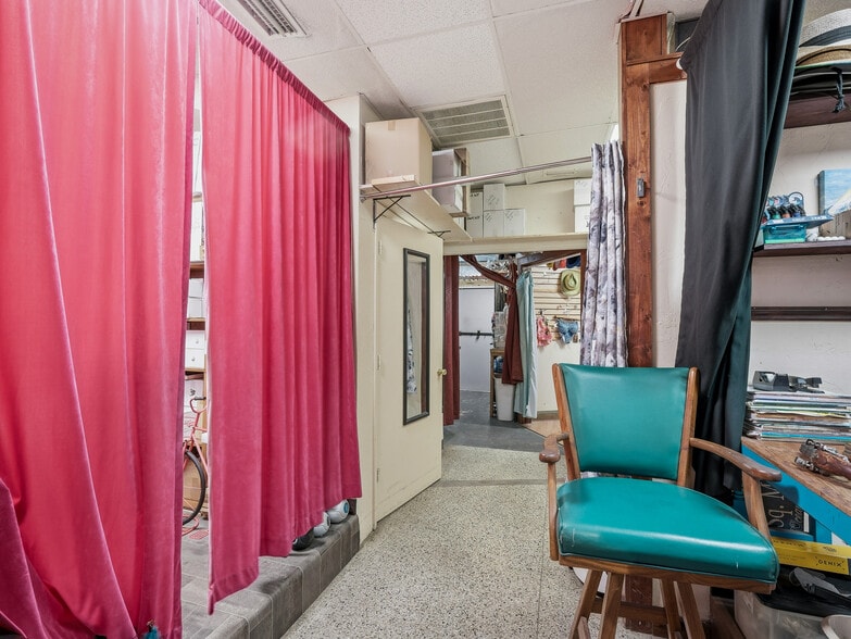 More Photos Of 415 Flagler Ave, New Smyrna Beach Storefront For Sale