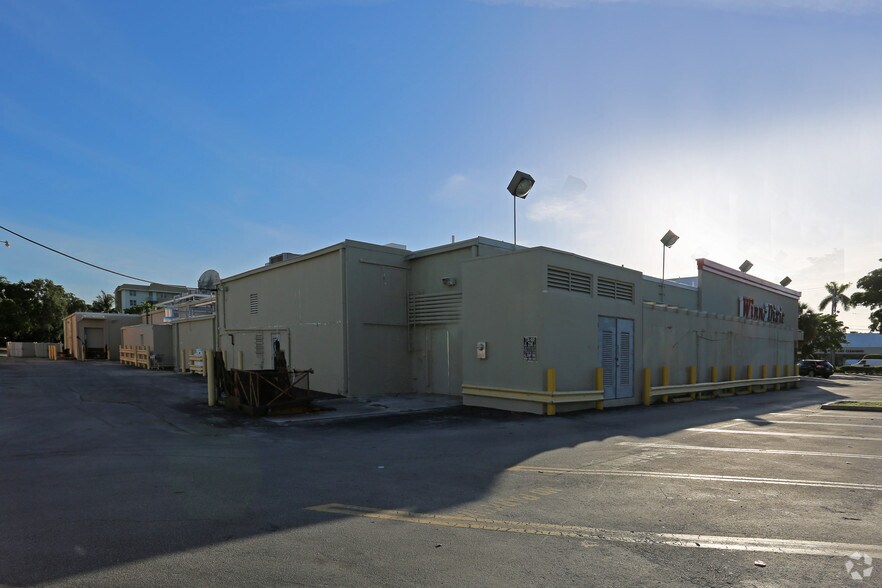 More Photos Of 1625 Cordova Rd, Fort Lauderdale Supermarket For Lease