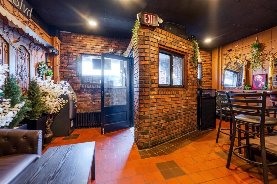 More Photos Of 2918 Bruckner Blvd, Bronx Bar For Sale