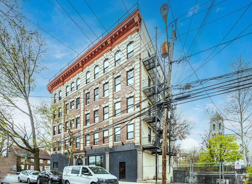 More Photos Of 41-43 Victoria Ave, Newark Apartments For Lease