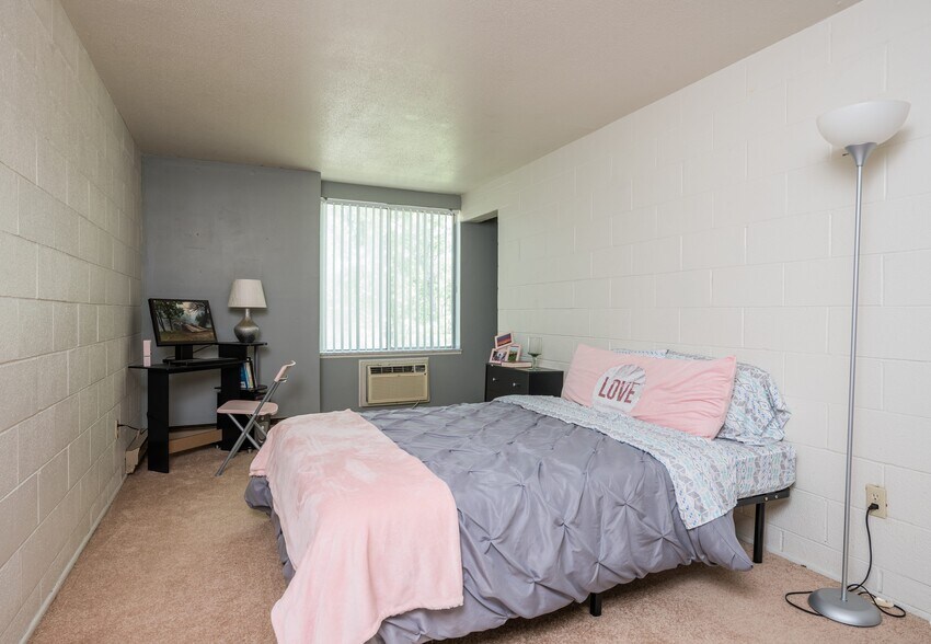More Photos Of , Carbondale Multifamily For Sale
