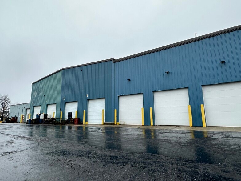 More Photos Of 10850 Hall Rd, Whitmore Lake Warehouse For Lease