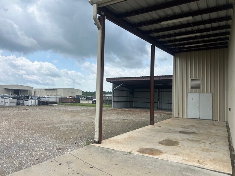 More Photos Of 2718 Ruby St, Gonzales Light Distribution For Sale