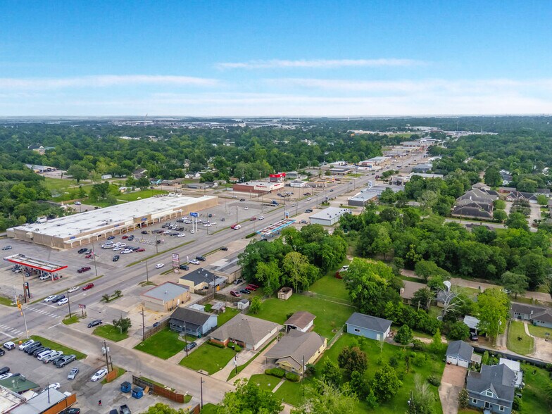 More Photos Of 1555 N 16th St, Orange Service Station For Sale