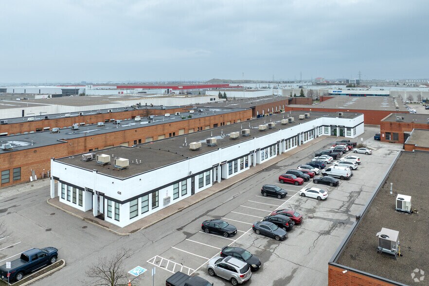 More Photos Of 428 Gibraltar Dr, Mississauga Warehouse For Lease