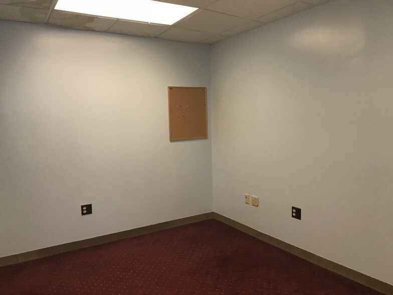 More Photos Of 131 N Hedges St, Dayton Warehouse For Sale