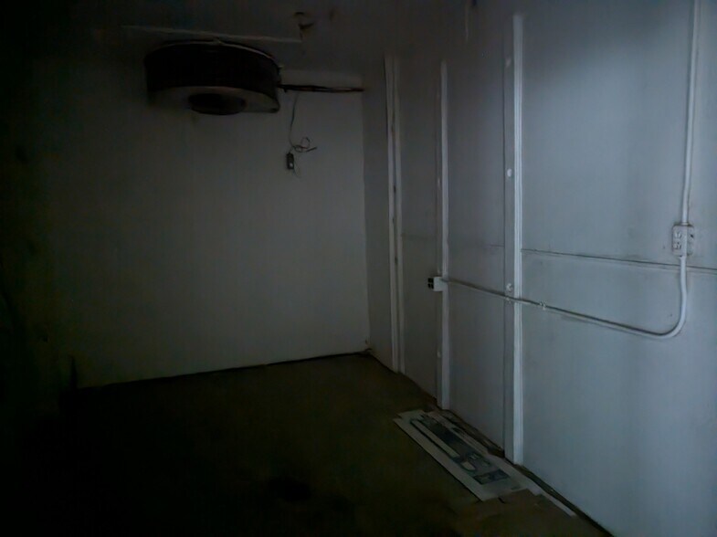 More Photos Of 2416 E Huron Rd, Au Gres Storefront Retail Office For Sale