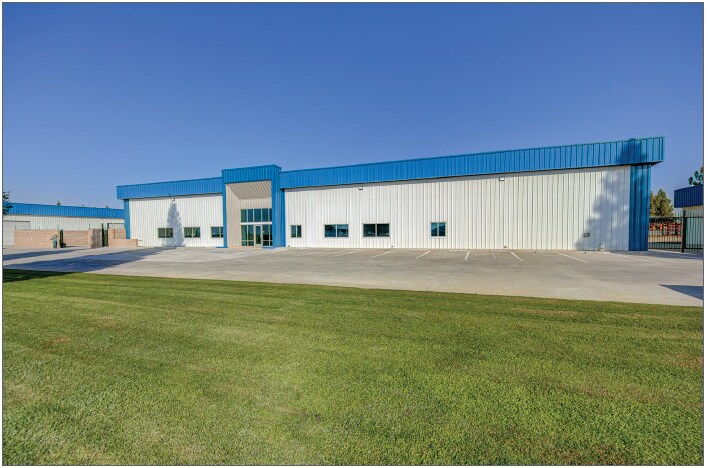 More Photos Of 2756 Unicorn Rd, Bakersfield Warehouse For Sale