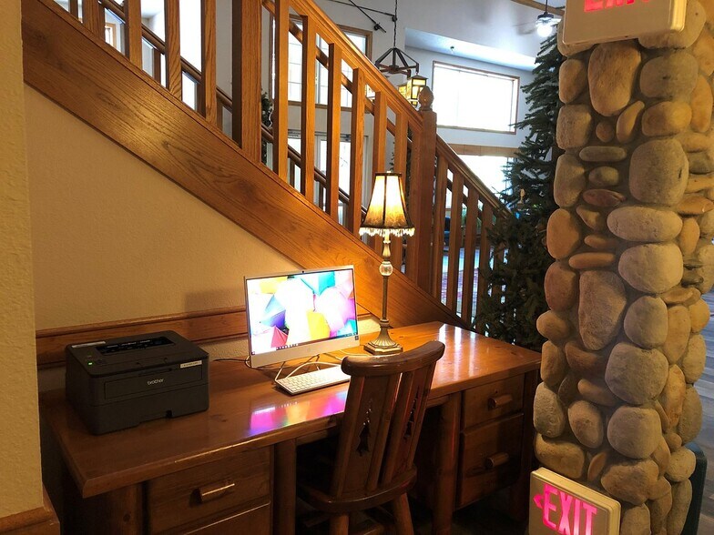 More Photos Of 515 W Water St, Fayette Hotel For Sale