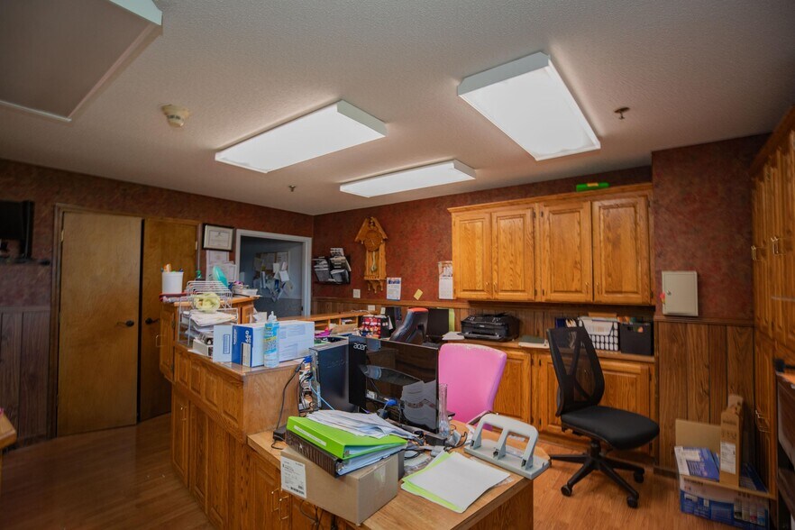 More Photos Of 807 N Briarwood Dr, Bolivar Assisted Living For Sale