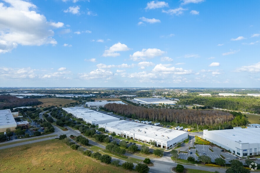 More Photos Of 2487 Tradeport Dr, Orlando Distribution For Lease