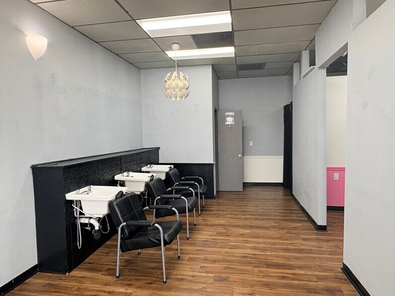 More Photos Of 2277 NW Military Hwy, San Antonio Unknown For Lease