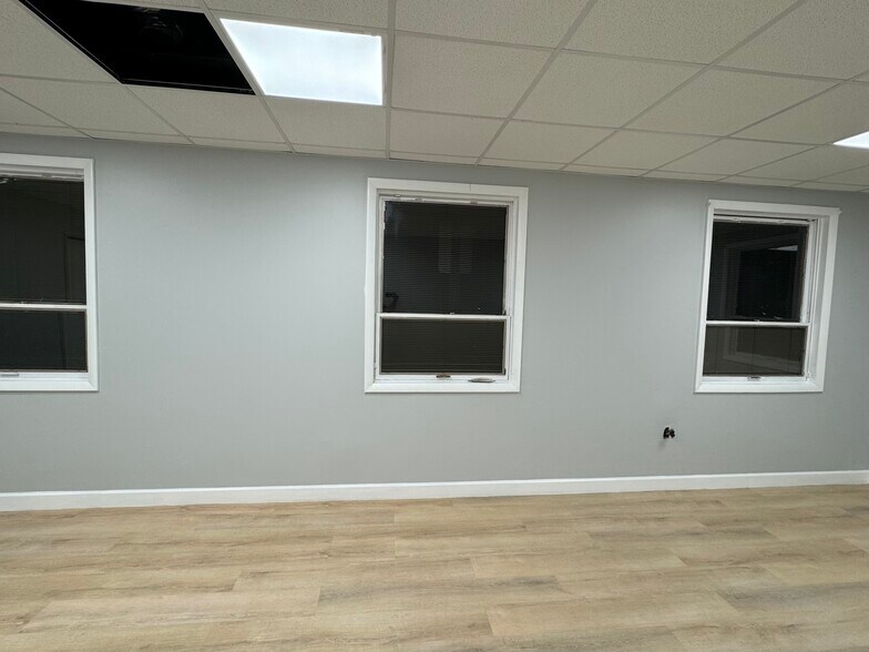 More Photos Of 196 Paterson Ave, East Rutherford Unknown For Lease