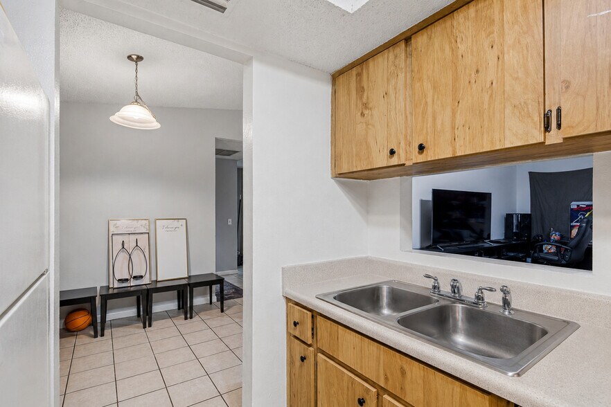 More Photos Of 3132 Bloomingdale Villas Ct, Brandon Apartments For Sale