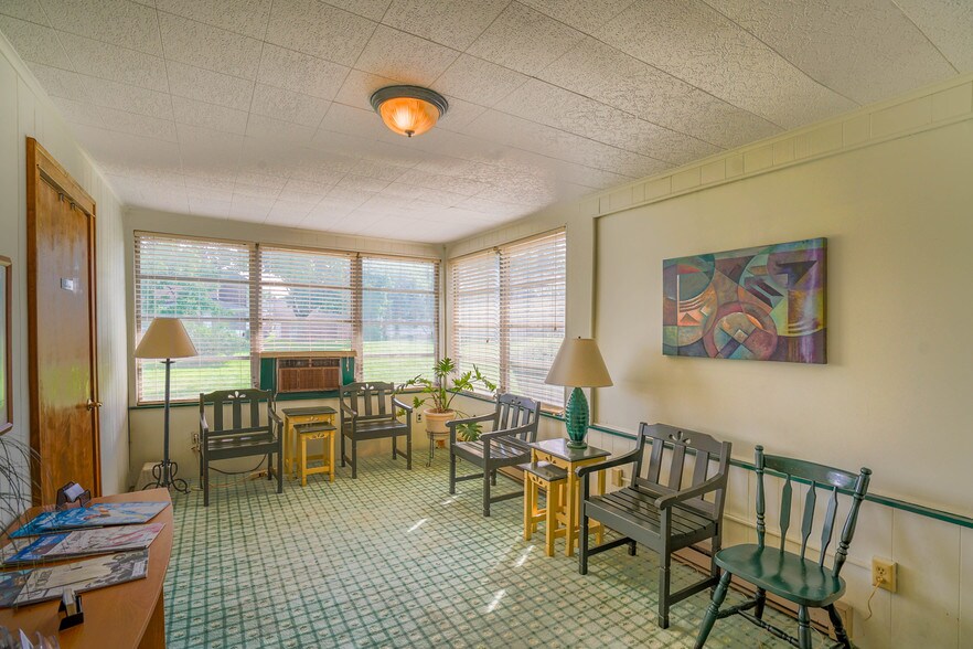 More Photos Of 142 Oak Tree Ave, South Plainfield Office For Lease