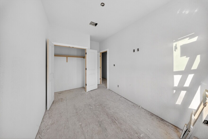 More Photos Of 525 Dakota St, San Antonio Multifamily For Sale