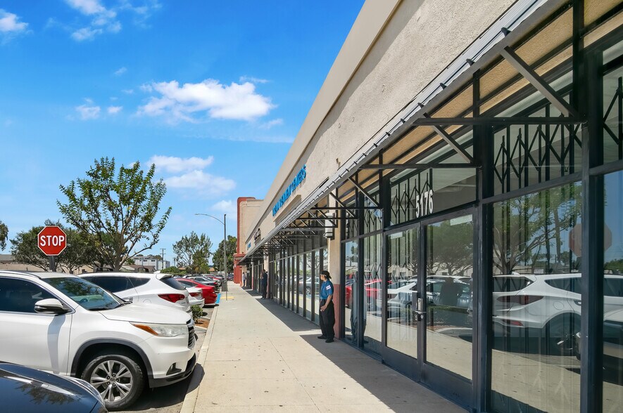 More Photos Of 5166-5190 Atlantic Ave, Long Beach Unknown For Lease