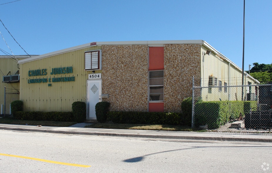 More Photos Of 4504 Georgia Ave, West Palm Beach Service For Lease