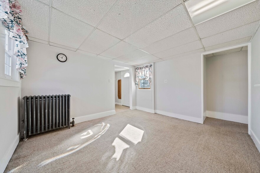 More Photos Of 17 North Ave, Rockland Apartments For Sale
