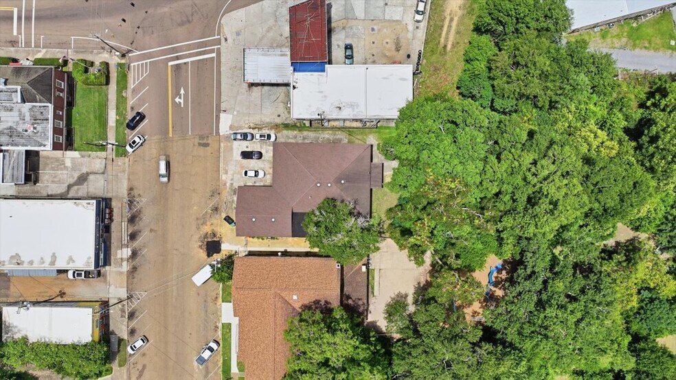 More Photos Of 148 W Green St, Hazlehurst Office For Sale