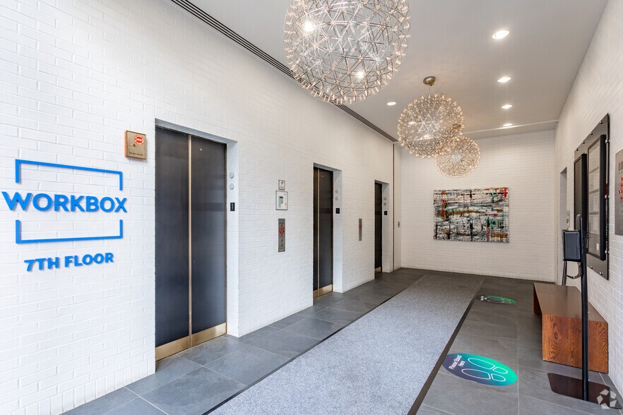 More Photos Of 1165 N Clark St, Chicago Coworking Space