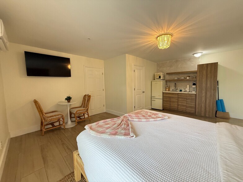 More Photos Of 2502 Tamarind Dr, Hutchinson Island Hotel For Sale