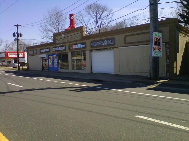 Primary Photo Of 1518-1520 Sunrise Hwy, Bay Shore Showroom For Sale