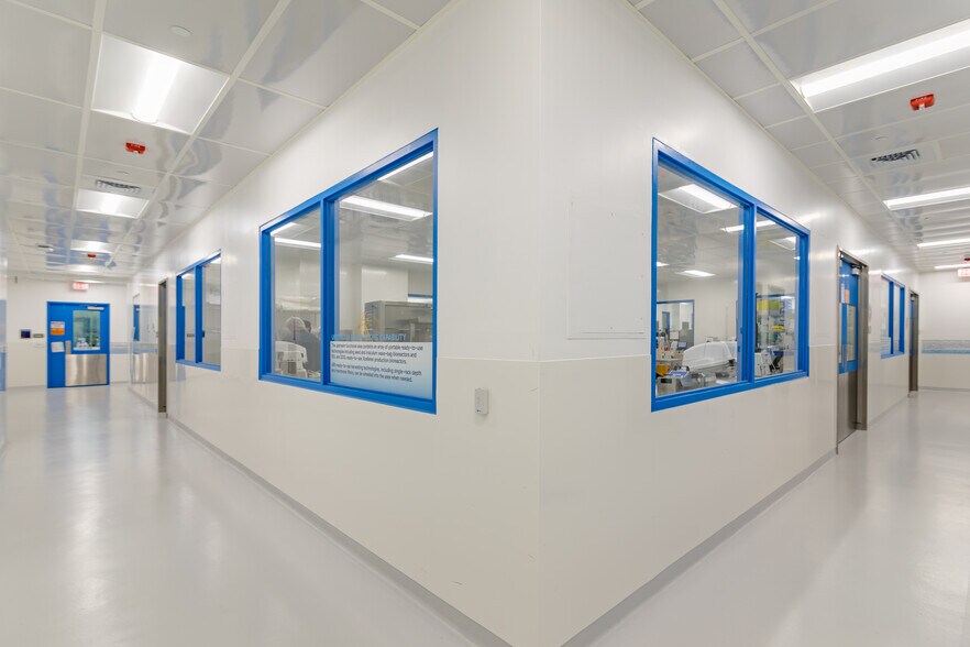 More Photos Of 727 Norristown Rd, Lower Gwynedd Research And Development For Lease