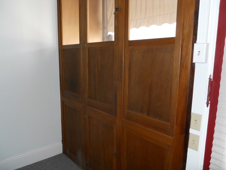 More Photos Of 115 S Main St, Vassar Office Residential For Lease