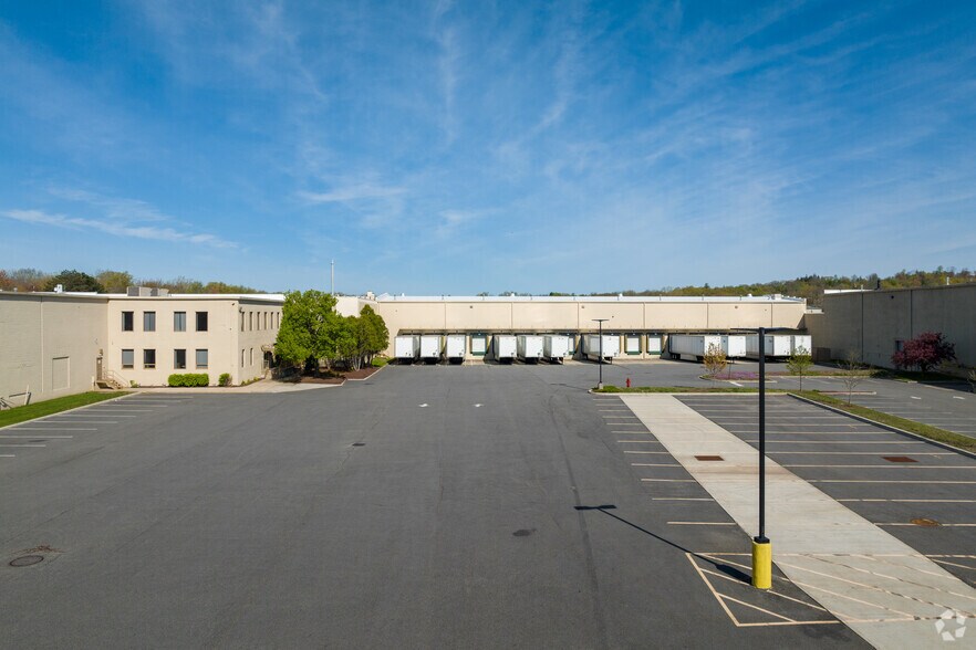 More Photos Of 20-30 Continental Dr, Wayne Warehouse For Lease