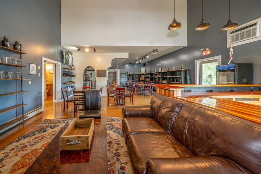 More Photos Of 279 S Main St, Winterport Winery Vineyard For Sale