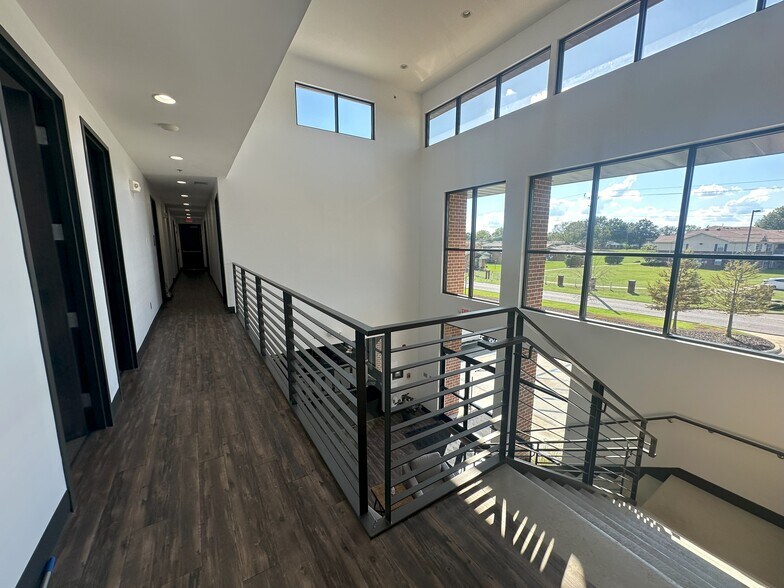 More Photos Of 1001 30th Ave, Northport Office For Lease
