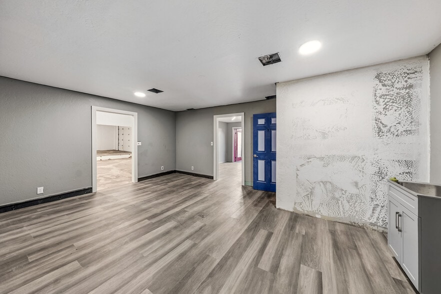 More Photos Of 727 Welch St, Medford Industrial For Sale