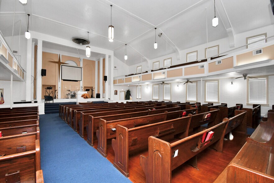 More Photos Of 2728 Kentucky St, Baytown Religious Facility For Sale