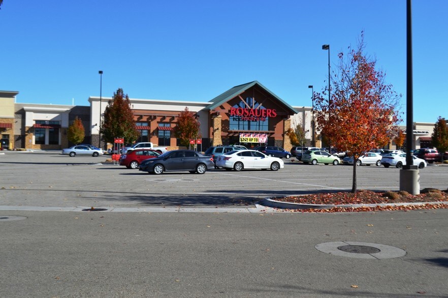 More Photos Of 2986 N Eagle Rd, Meridian Supermarket For Lease