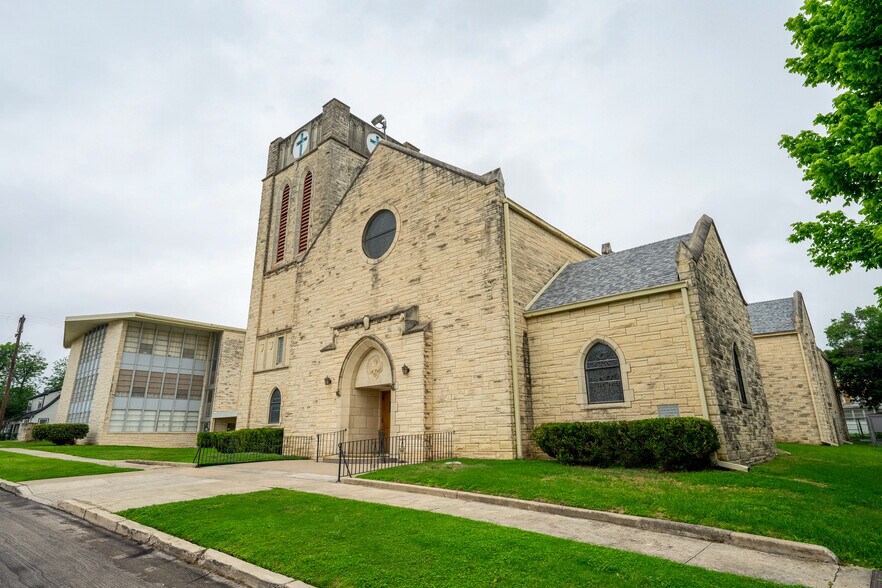 More Photos Of 705 Hammond Ave, San Antonio Parking Lot For Sale