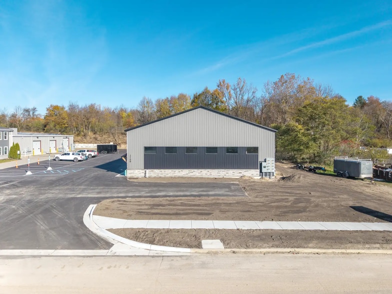 More Photos Of 1709 Dewent St, Jenison Light Manufacturing For Lease