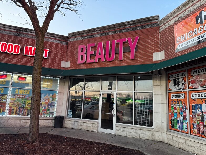 More Photos Of 3952 W Cermak Rd, Chicago Storefront For Lease
