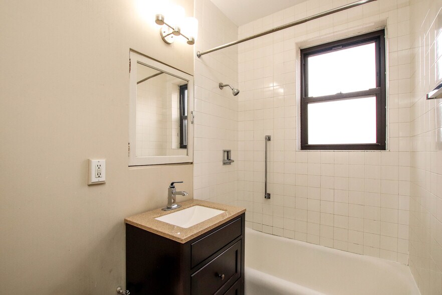 More Photos Of 3751 N Marshfield Ave, Chicago Apartments For Sale