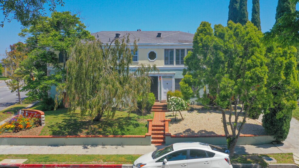 More Photos Of 1000-1002 S Ridgeley Dr, Los Angeles Apartments For Sale