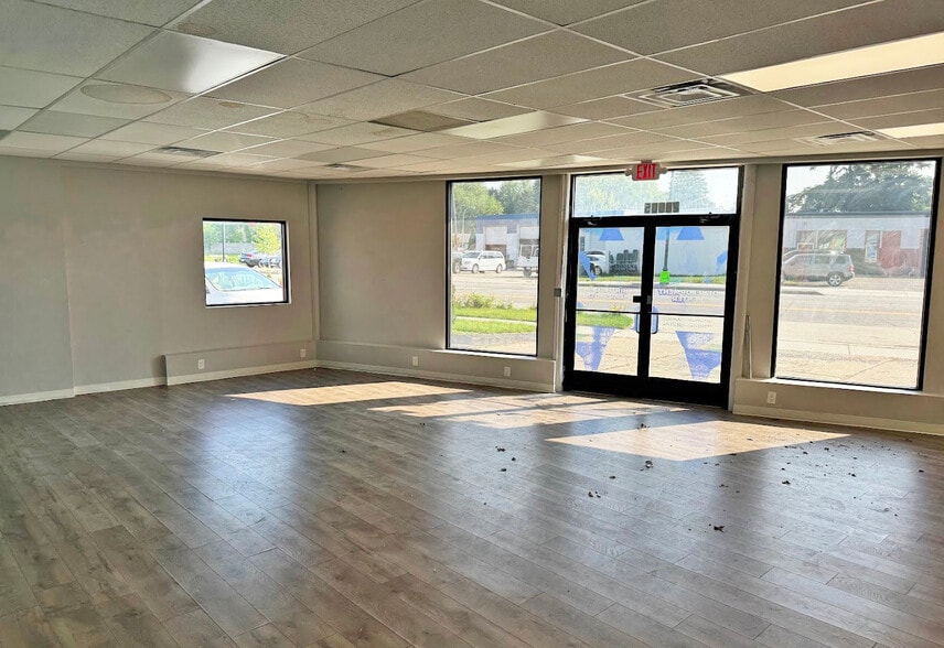 More Photos Of 28905-28909 Utica Rd, Roseville Office For Lease