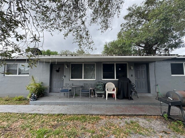 Primary Photo Of 6351 Hayes St, Hollywood Multifamily For Sale