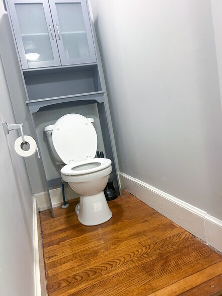 More Photos Of 1420 Government St, Mobile Office Residential For Lease