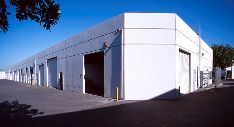 More Photos Of 1151-1159 Pomona Rd, Corona Warehouse For Lease
