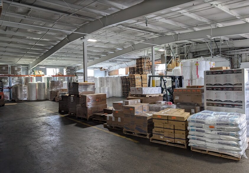 More Photos Of 2400 Ravine Rd, Kalamazoo Distribution For Lease