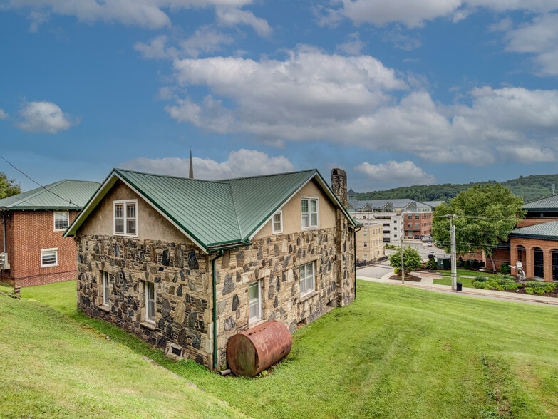 More Photos Of 271 Wallace Cir, Boone Apartments For Sale