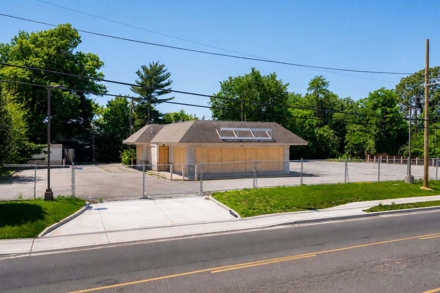 More Photos Of 4857 Marlboro Pike, Capitol Heights Convenience Store For Sale